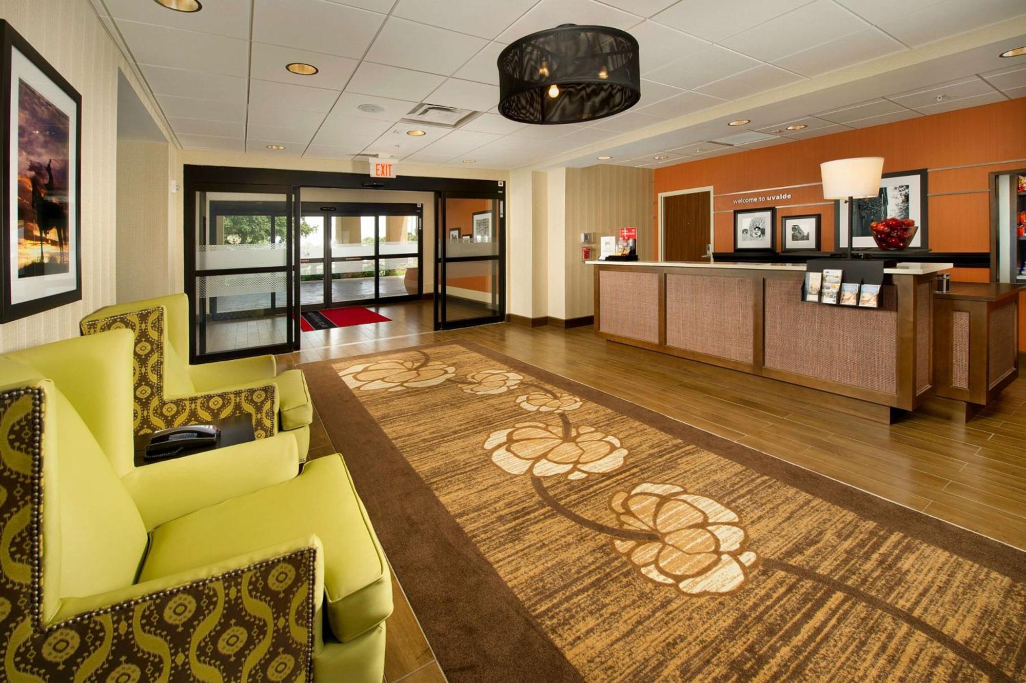 Hampton Inn Uvalde Exteriör bild